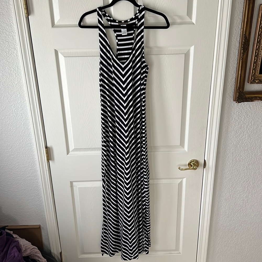 Tommy Bahama Stripe to Chevron‎ Black and White Racerback Maxi Dress Size Medium